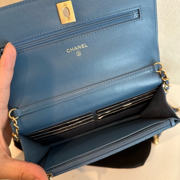 Chanel 22C Pearl Crush WOC in Denim - Picture 3 of 6